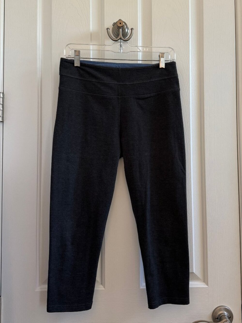 The Girls Women's deep gray Tummy Control Capri Below Knee Pant Sz M Stretch